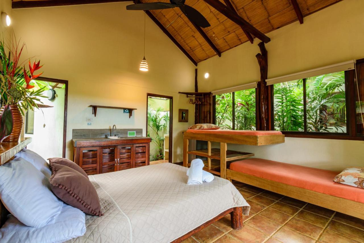 Funky Monkey Lodge Playa Santa Teresa  Eksteriør bilde