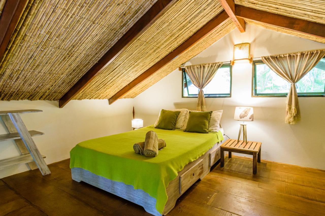 Funky Monkey Lodge Playa Santa Teresa  Eksteriør bilde