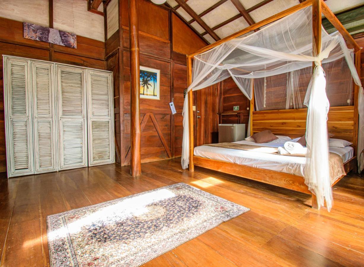 Funky Monkey Lodge Playa Santa Teresa  Eksteriør bilde